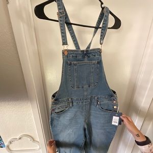 Never worn and recently purchased in March 2022!